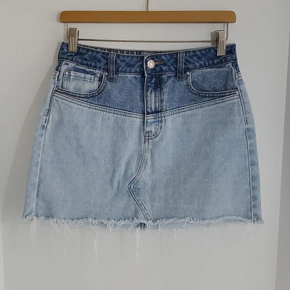 PacSun Two Tone Colorblock Raw Hem Denim Mini Skirt Women's Size 26